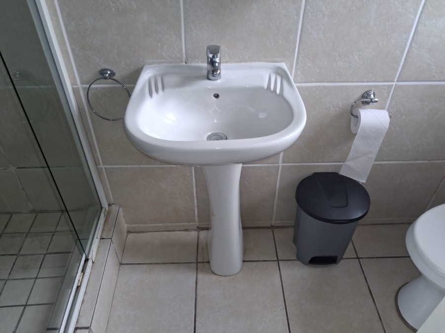 To Let 1 Bedroom Property for Rent in Gonubie North Eastern Cape